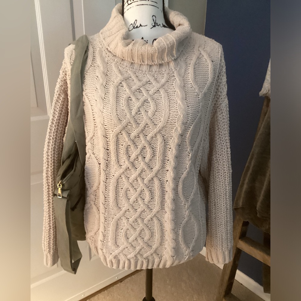Cable Knit Turtleneck Sweater S